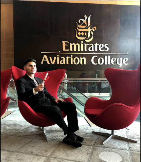 Juan Mastral en el Emirates Aviation College de Dubái