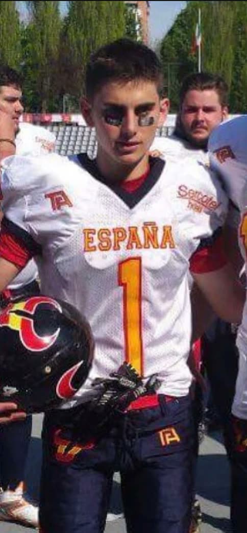 Juan Mastral con la camiseta número 1 de la Selección Española de fútbol americano